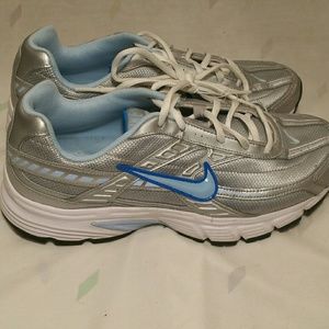 Nike initiator running shoes size 8